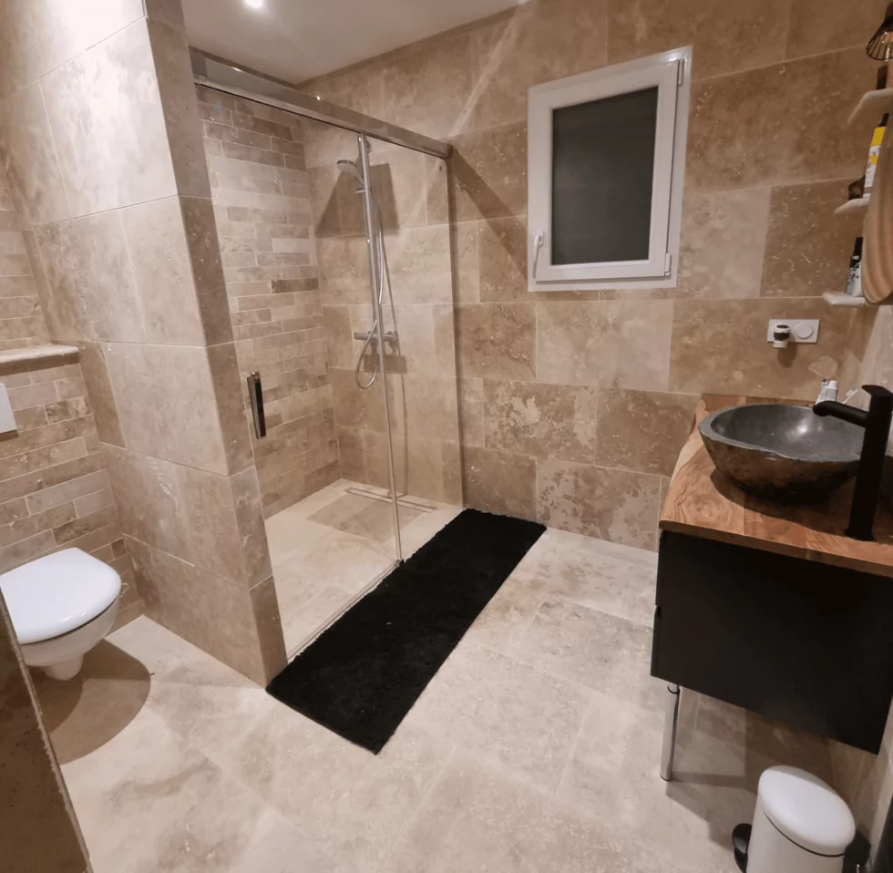 carrelage-en-travertin-1-980×958-6511492417758
